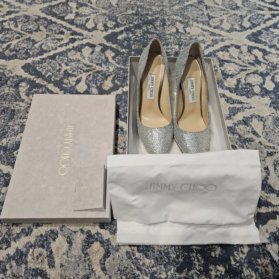 Zapatos de salón Jimmy Choo metálicos plateados gruesos brillo Esme talla 40. USADO DOS VECES Foto 2 de 4