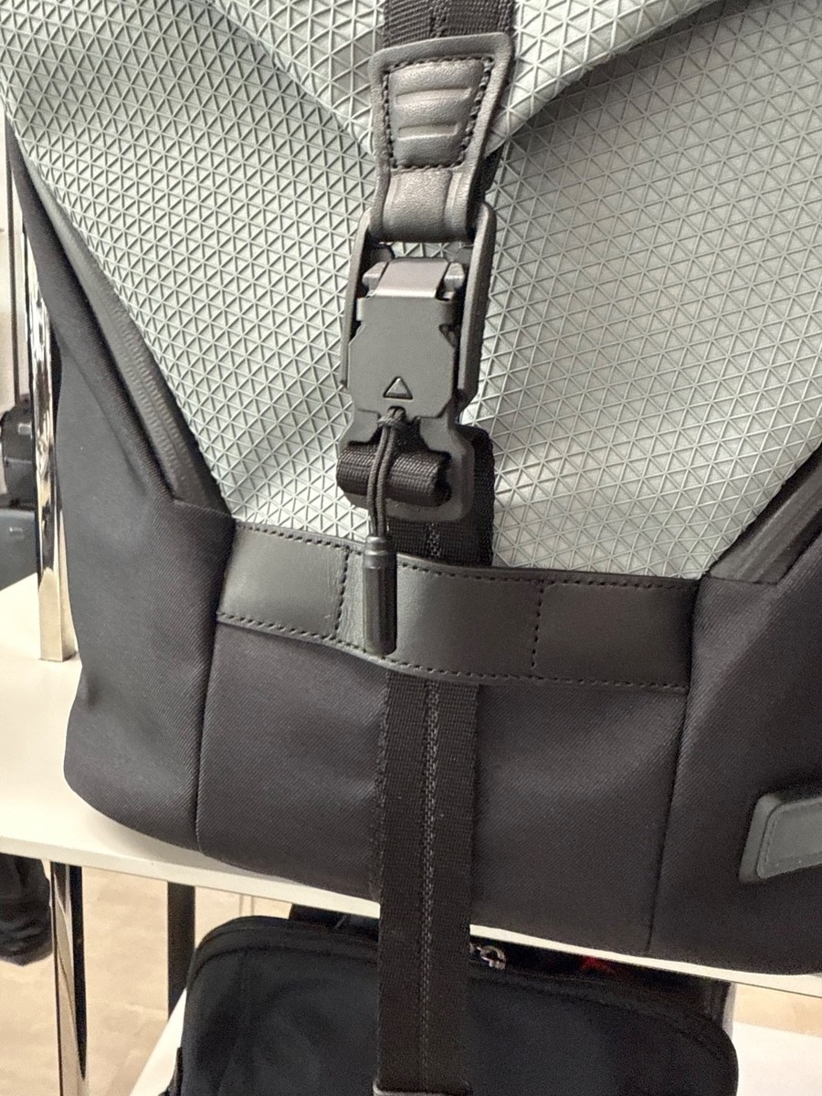 NEW Tumi TAHOE FINCH 18.25” Water Resistant Backpack - RUBBERIZED