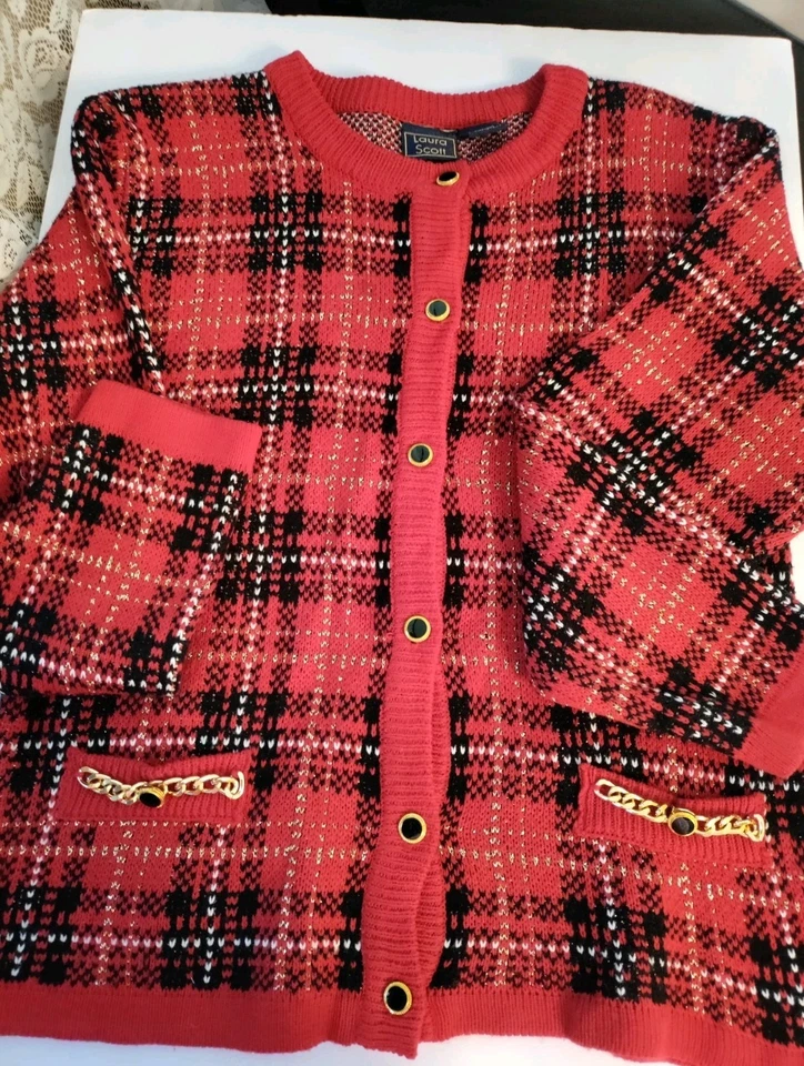 Suéter con botones Laura Scott rojo a cuadros vacaciones de Navidad bolsillos talla S usado en excelente estado Foto 2 de 4
