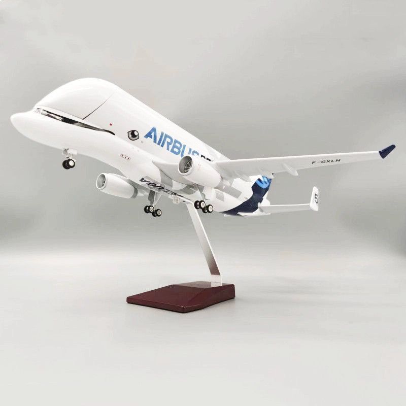 1/150 Scale Beluga Airliner Aircraft Model AIRBUS HOUSE 1/150 Scale Beluga Airliner Aircraft Model AIRBUS HOUSE