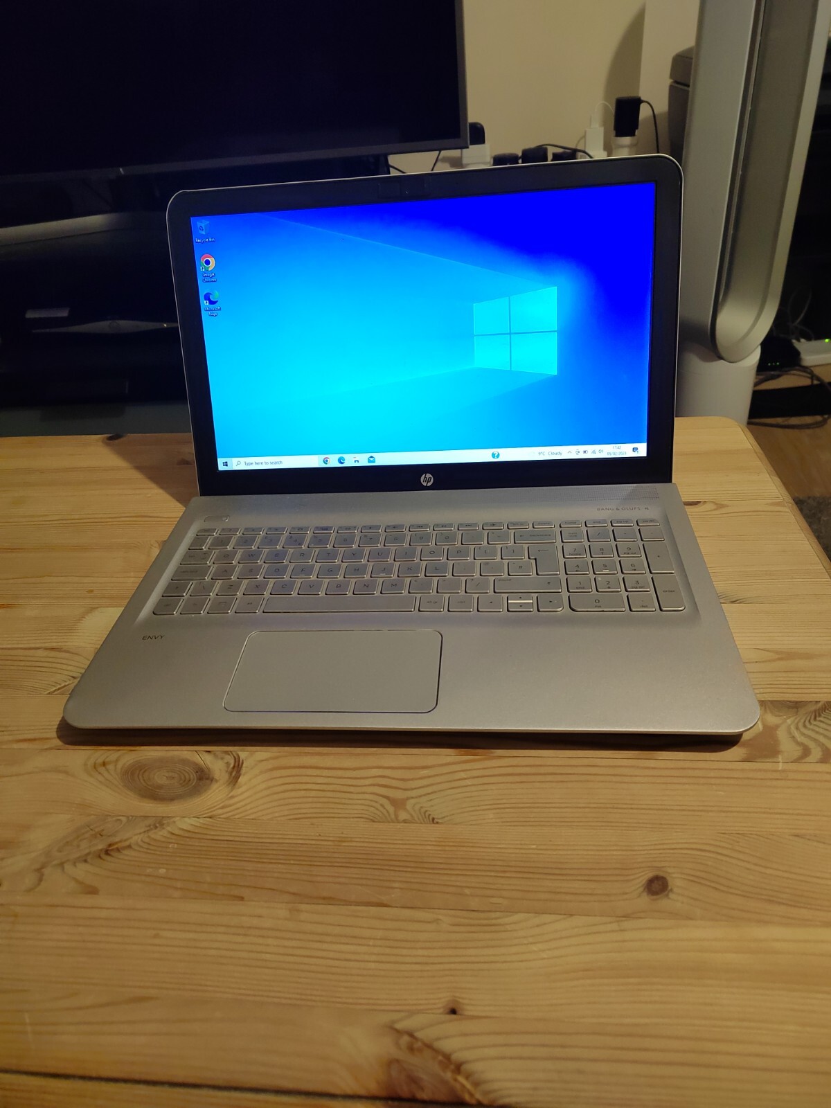 HP ENVY 15-AH151SA 15.6" Laptop, AMD A10-8700P Quad, 8GB Ram, 2000GB HDD, Win 10 - Picture 2 of 8