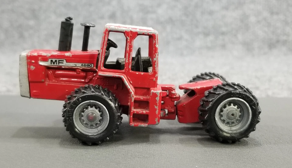 ERTL 1/64 MF MASSEY FERGUSON 4880 ARTICULATING TRACTOR DIECAST METAL RED - Image 2 of 4