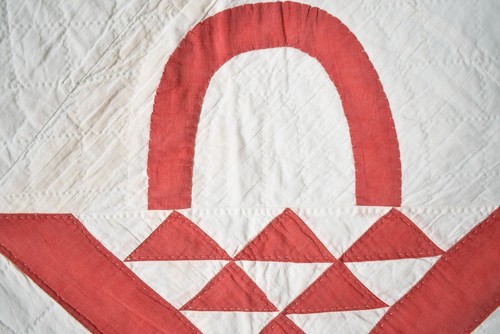Vibrant 1910's Red & White Baskets Antique Quilt ~UNUSUAL DESIGN! - Picture 4 of 7