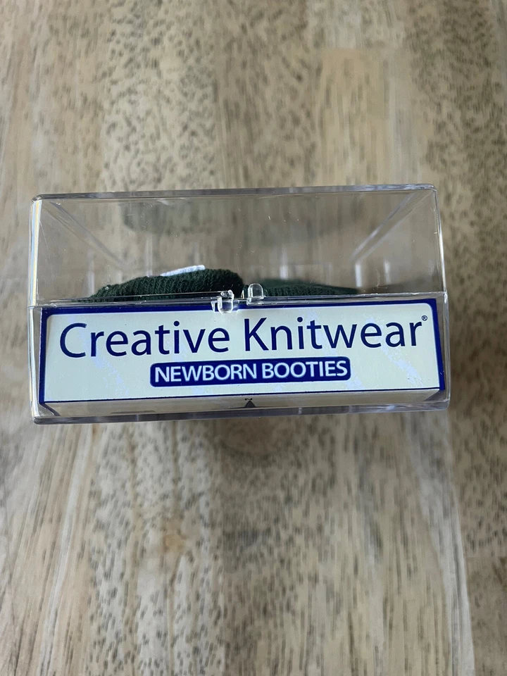 William and Mary Logo Newborn Green Knit Booties/Socks in Gift Box - Image 2 of 4