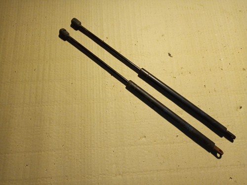 VW T3 - 2x Halter Dämpfer Heckklappe 251829331A