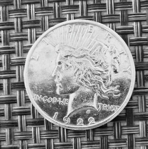 1922 D Peace Silver Dollar US $1 High Relief Uncirculated Brilliant