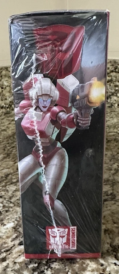 NEW HASBORO TRANSFORMERS Studio Series 2 PACK  SIDEWAYS & ARCEE Takara Tomy NIB - Image 4 of 4