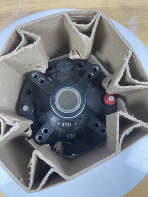 Electro Voice EV Compression Driver 8 Ohm 1  Thread E1K 01131 Tested