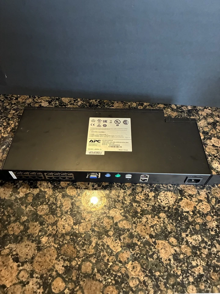 APC KVM1116P 16 port KVM over IP 2G Virtual Media switch 1 Remote 1 Local +Rails - Image 2 of 4