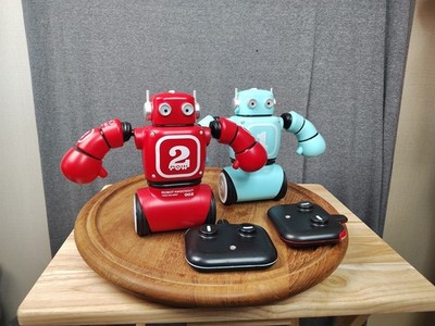 FAO Schwarz Robot Knockout RC Boxing Set Bam vs Pow Toy Figure 