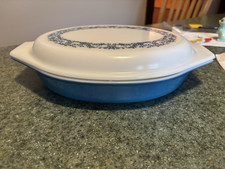 Pyrex Oval Divided Casserole Dish w/ Lid Blue...
