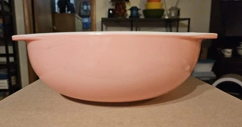 Vintage Pyrex # 024 Bubblegum Pink No lid