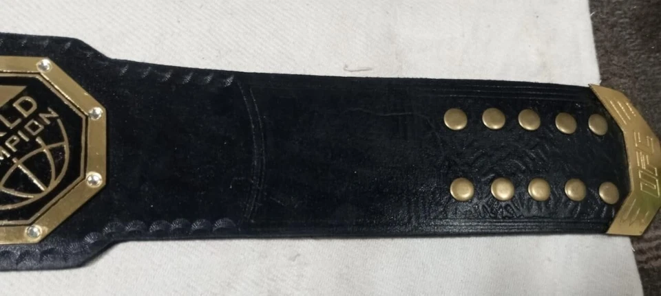 Cinturón réplica campeonato peso pesado UFC Legacy 2 mm o Foto 3 de 4