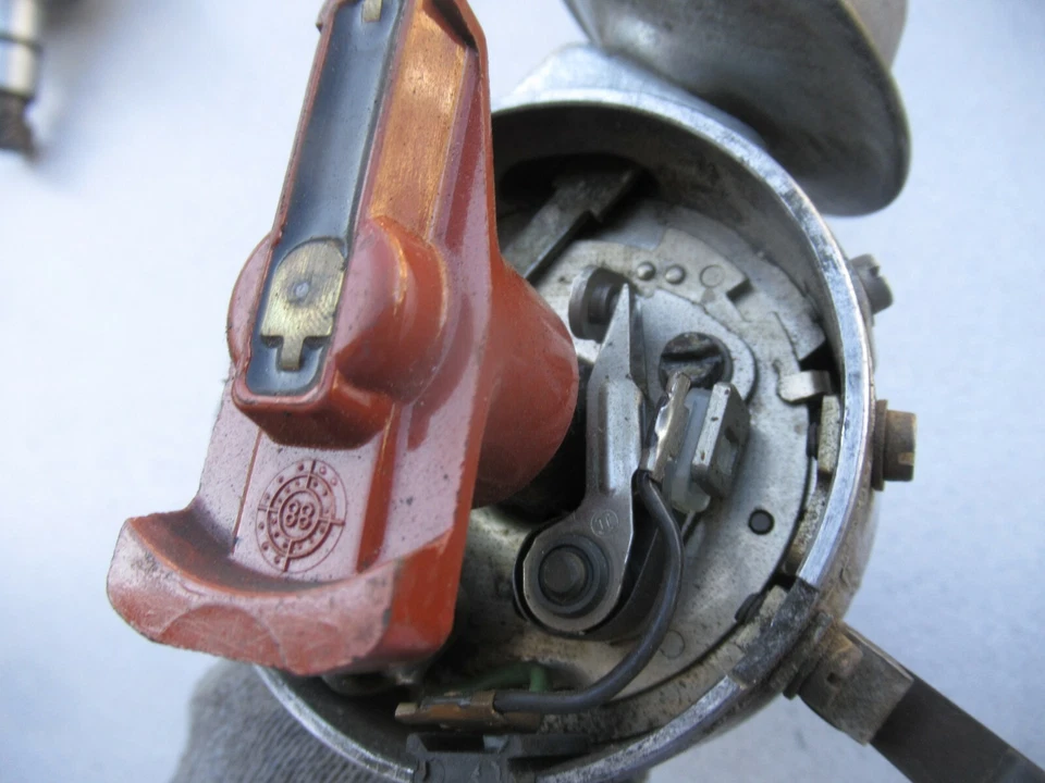 BMW 630 CSI Ignition Distributor BOSCH 0 231 305 070 C#B1 FL#401 Foto 4 de 4