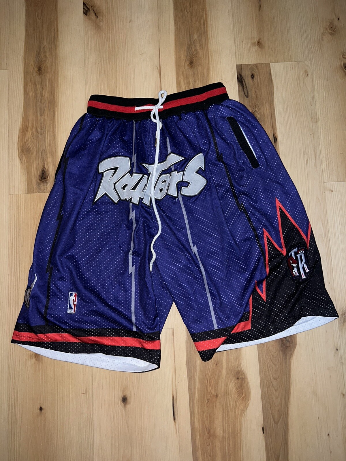 Just Don NBA Toronto Raptors 98/99 Men XL Basketball Graphic Shorts W/Logo’s