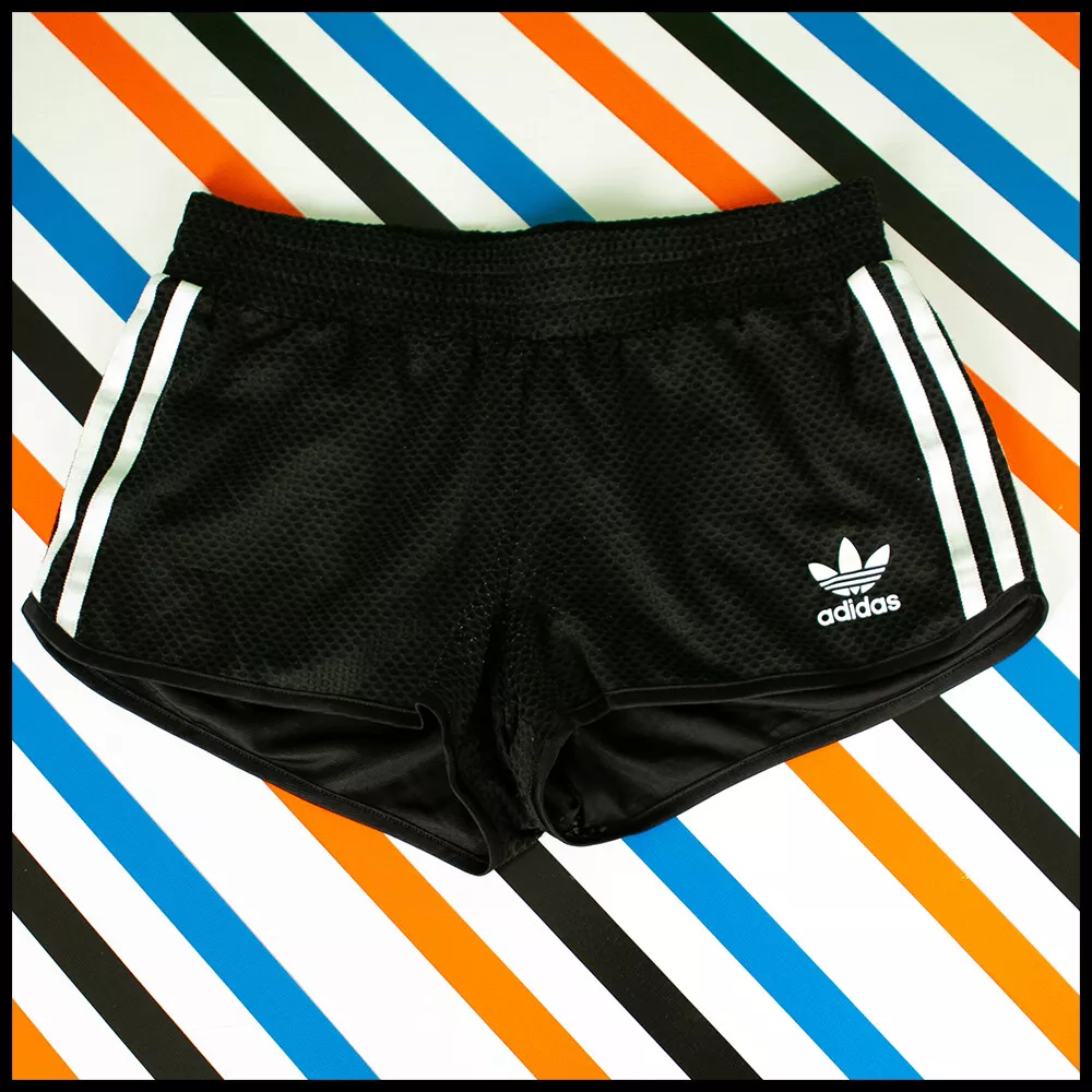 Sports shorts top womens uk