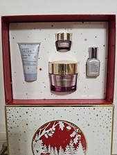 Estee Lauder Resilience Multi-Effect 4-Pc. Plump Nourish Skincare Wonders