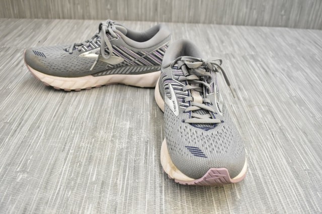 gray brooks running shoes