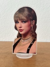 Taylor Swift Stand up figure