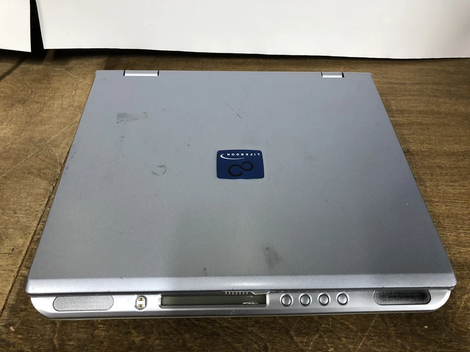 BOTAS DE DISQUETE VINTAGE FUJITSU LIFEBOOK C CP153314 WINDOWS XP VENTILADOR DEFECTUOSO Foto 2 de 4