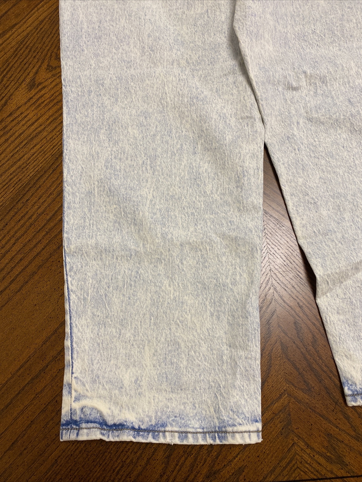 Women’s Universal Thread Stonewashed Blue Jeans 1… - image 8