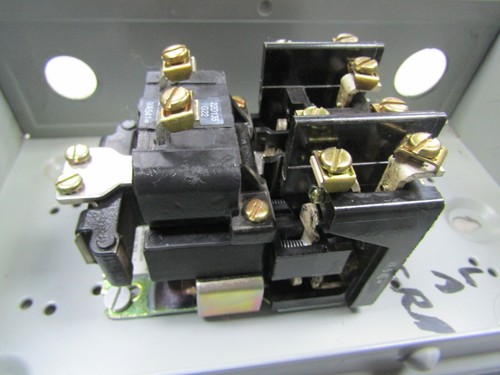 💥 GE 20 AMP GESCHLOSSENES BELEUCHTUNGSSCHÜTZ 120V SPULE 480/277 VAC CR260L21EA22 - Bild 3 von 13