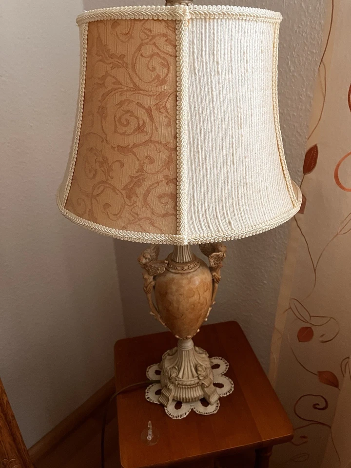 Antike Tischlampe mit Engelfiguren – inkl. Leuchtmittel, funktionstüchtig - Bild 3 von 4