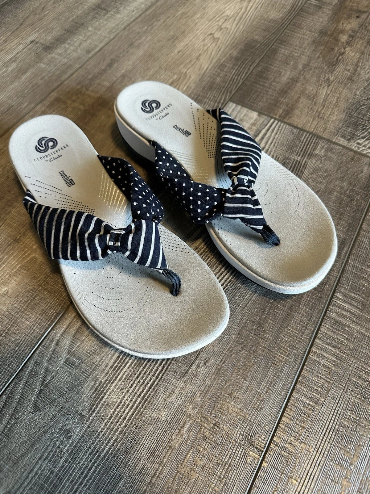 Sandali infradito Clarks Cloudsteppers blu scuro bianco tessuto a righe donna taglia 8