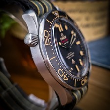 Omega Seamaster Diver Bond “No Time To Die” | 42mm on NATO | 210.92.42.20.01.001 9