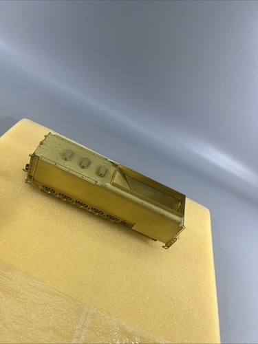Union Pacific Railroad “Challenger” 4-6-6-4 Brass HO Scale Locomotive And Tender - Picture 9 of 24