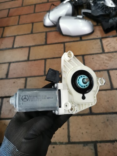 Original Mercedes-Benz W245 W169 Fensterhebermotor vorne links A1698201742