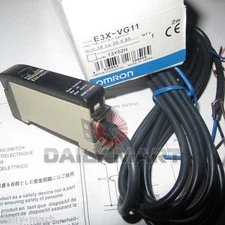 Omron Photoelectric Switch E3X-VG11 E3XVG11 Original New in Box Free Ship