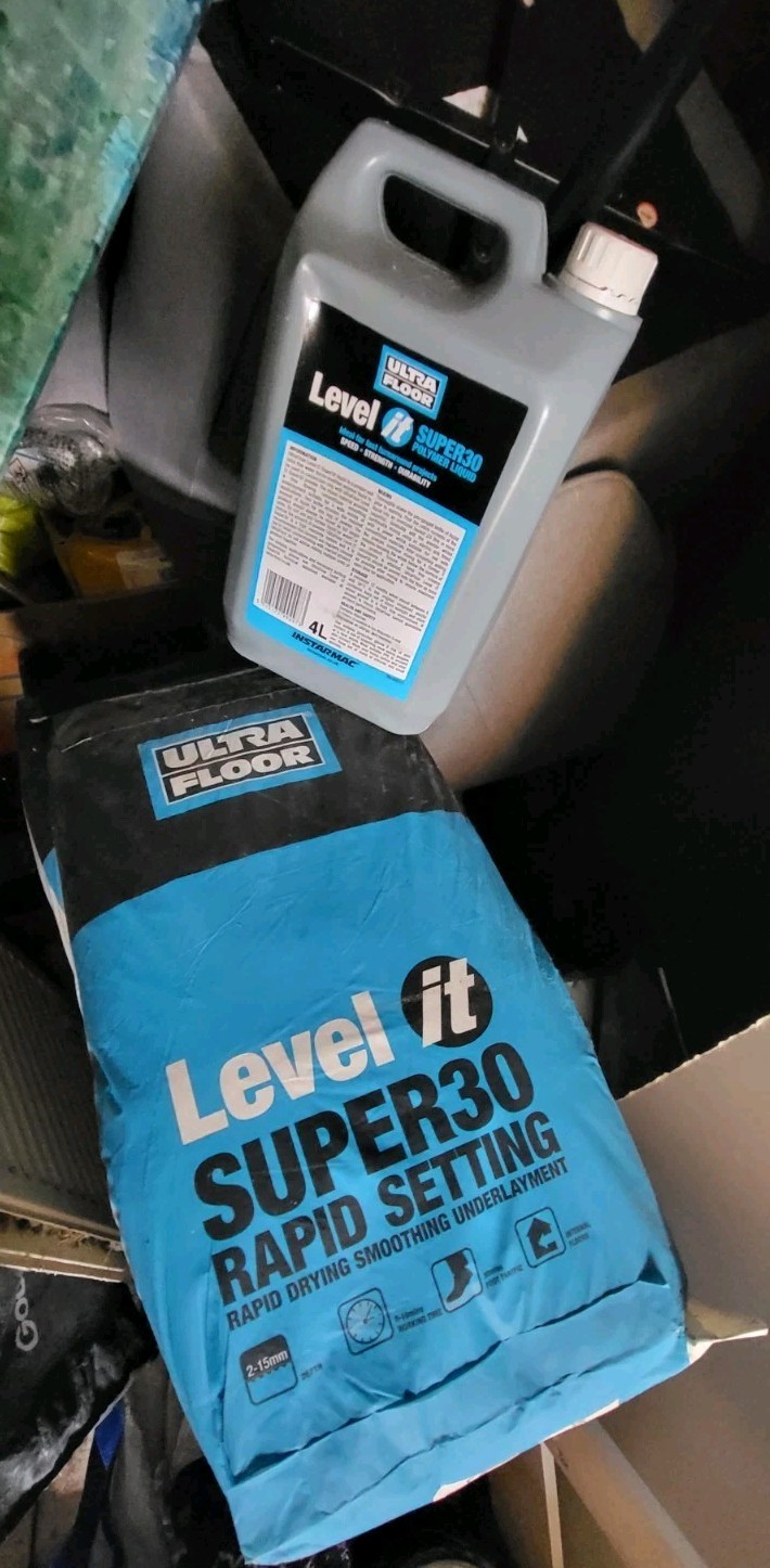 self levelling Compound 