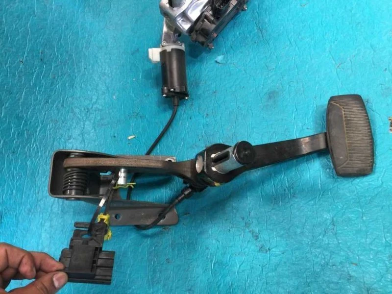 06 Ford F250 Super Duty 6.0L Potencia Ajustable Eléctrico Acelerador Pedal y Freno Foto 3 de 4