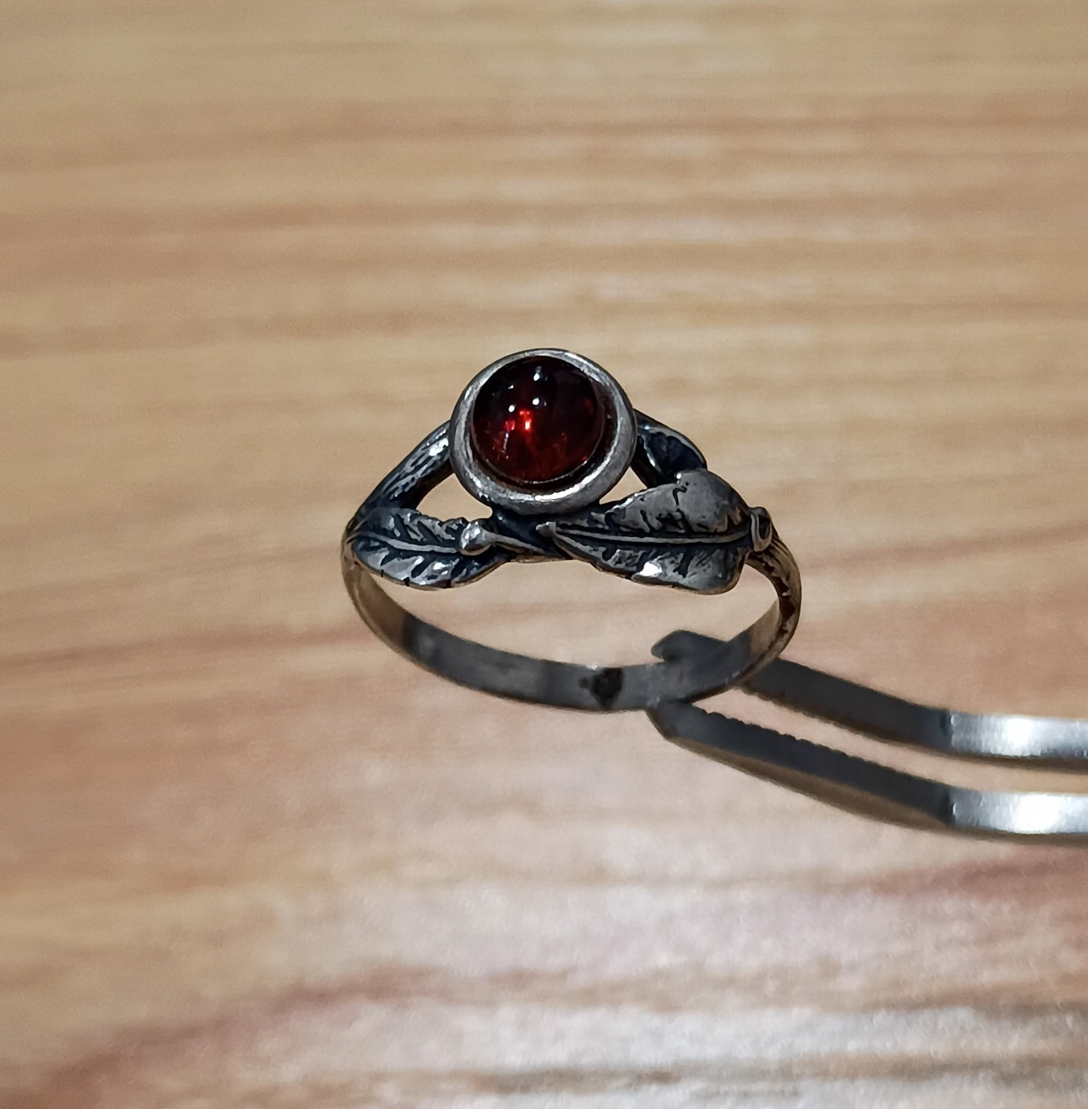 Vintage Sterling Silver 925 Red Garnet Amber Leaf Filigree Ring Size 5.75