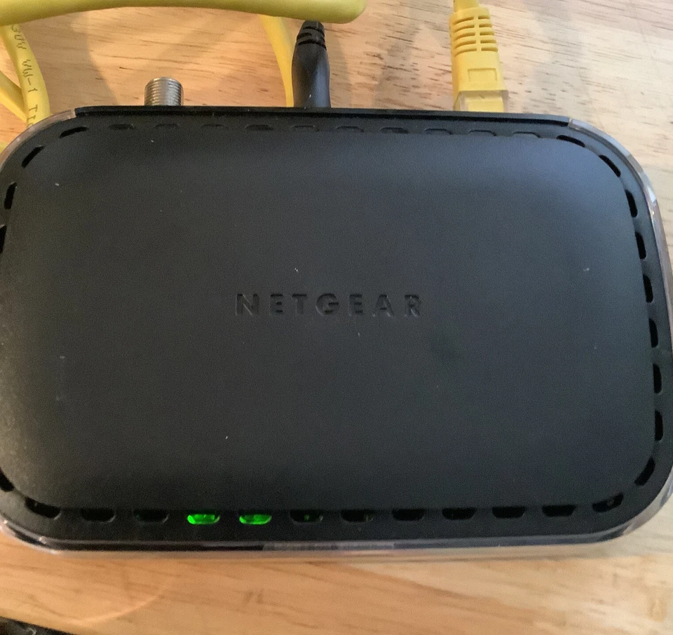 Netgear Model No.CM400 DOCSIS 3.0 Gigabit Ethernet Cable Modem w/ Adapter,L.N. - Image 3 of 4