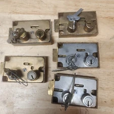 Original Yale and Towne safe deposit locks, Right Hand, mixed cases, w/ KEY