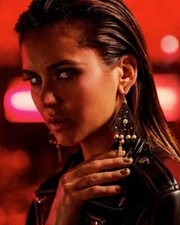 NINA DOBREV 8x10 PHOTO *