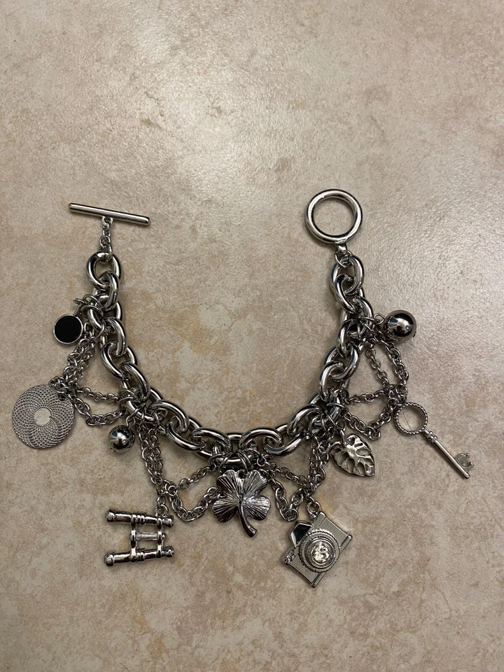 Accesorios para Mujer - Pulsera H&M Dijes Metal Acero Inoxidable Foto 4 de 4