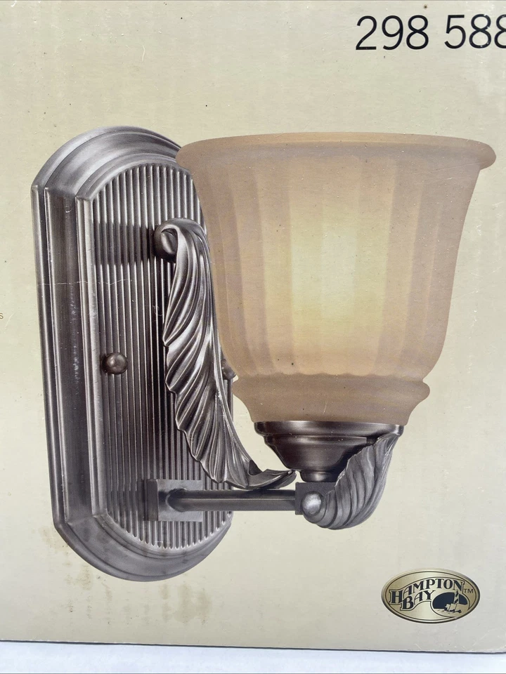 ¡¡Nuevo!! Aplique Hampton Bay Classic Collection peltre vidrio grabado esmerilado 298588 Foto 3 de 4