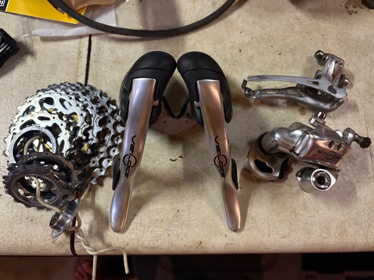 Stiレバー Campagnolo VELOCE 10s Campagnolo Veloce 10-Speed Shift Levers, Derailleurs 13-29