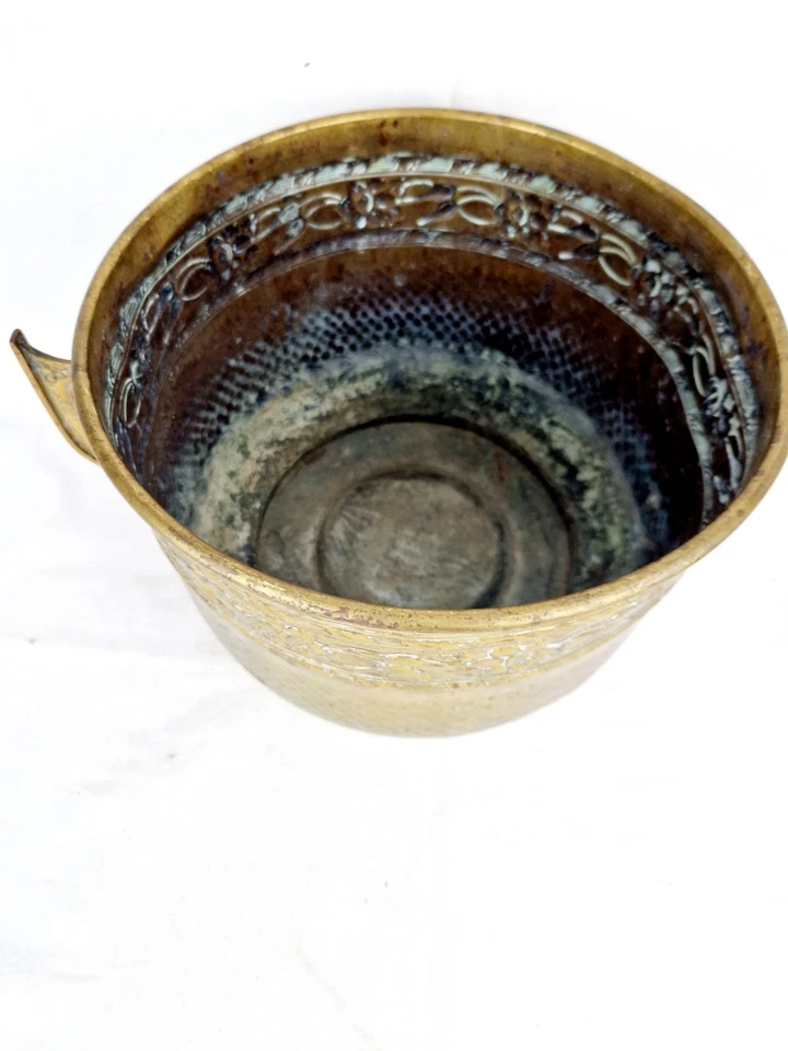 Ancien Cache Pot Cuivre Jaune Laiton Fleurs Art Nouveau Avec Anses 24cm Diamètre - Photo 2/4