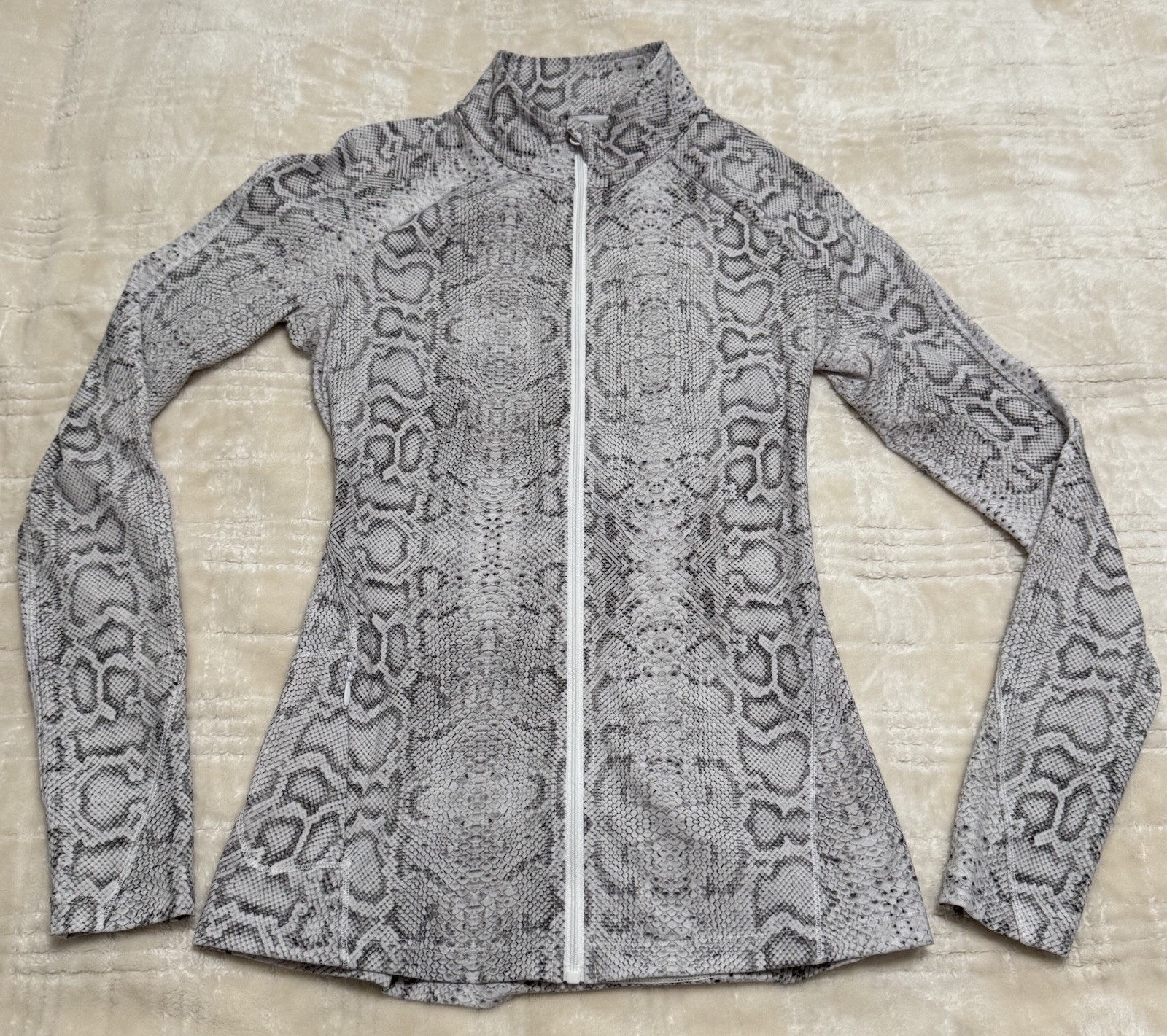 Lorna Jane White Gray Snake Python Workout Set Le… - image 4