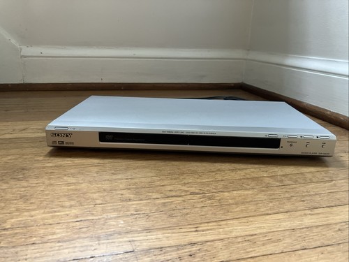 Sony VCR SLV-N700 VHS Player and Remote, Sony CD/DVD Player DVP-NS41P and Remote - Picture 2 of 20