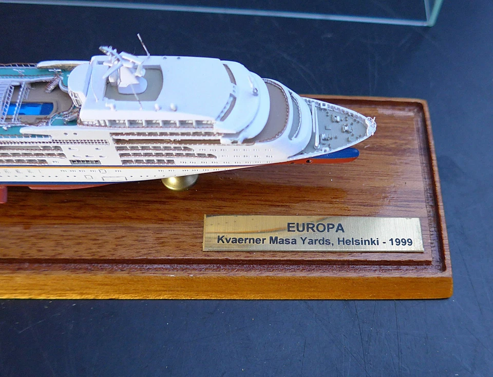 Classic Ship Collection Europa 1:1250 Hapag Lloyd - Bild 3 von 4