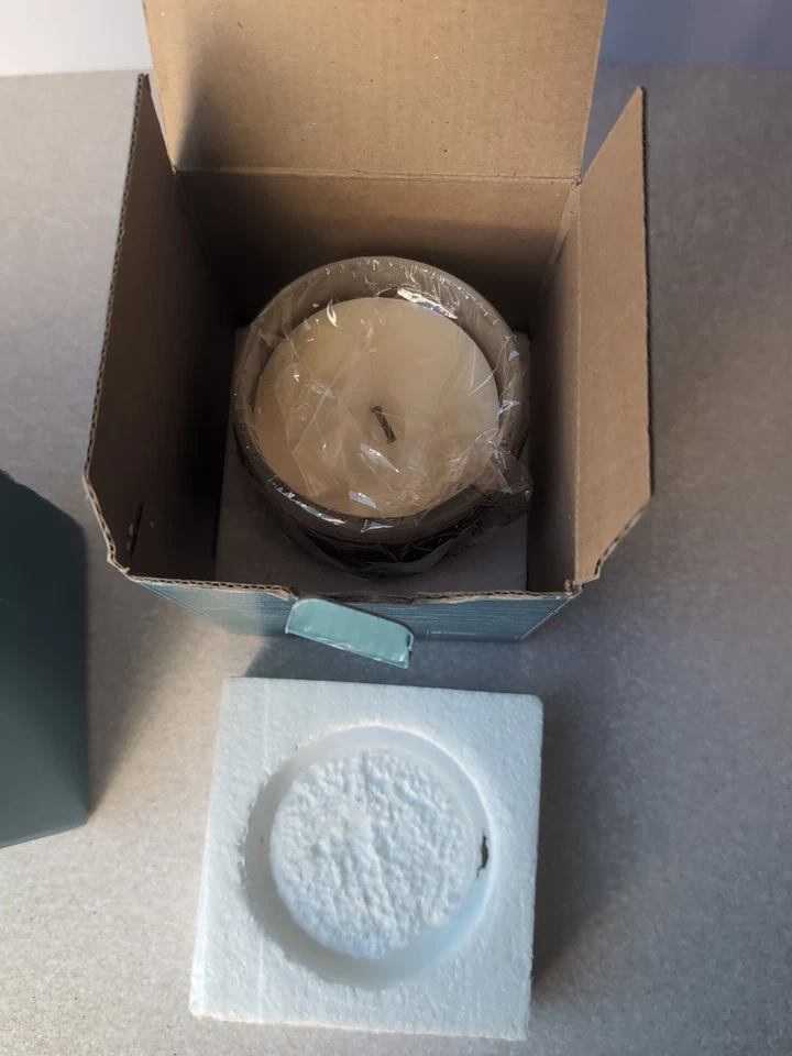 Avon Home Fragrance Collection Fall Pecan Caramel Fragrant Jar Candle Set of Two - Image 3 of 4