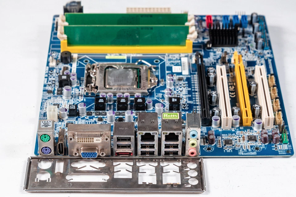Placa madre Intel 2da generación BCM RX67Q LGA1155 MicroATX Q67 TPM DDR3 doble LAN HDMI Foto 2 de 4