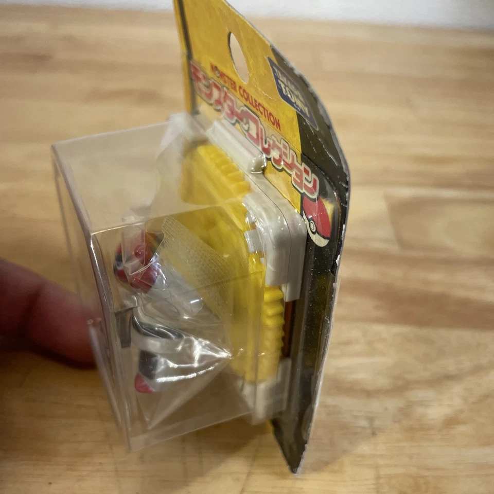 Figura Takara Tomy Monster Collection M-145 Pokemon Throh Foto 4 de 4