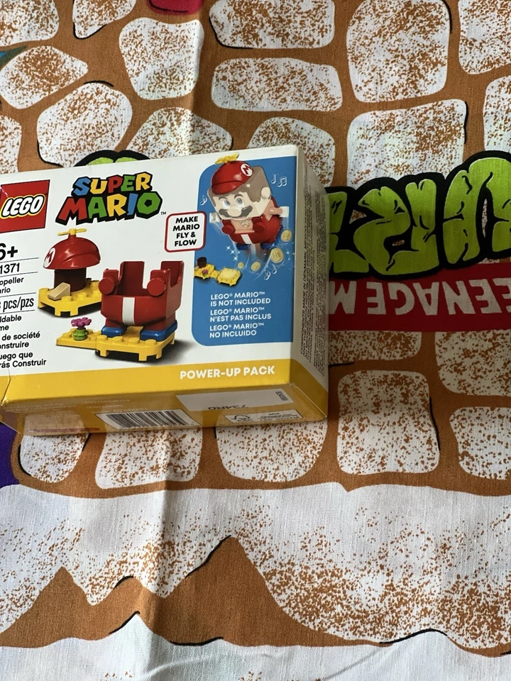 LEGO Super Mario Propeller Mario Power-Up Pack 71371, Costume Upgrade, 13 Pieces - Image 3 of 4