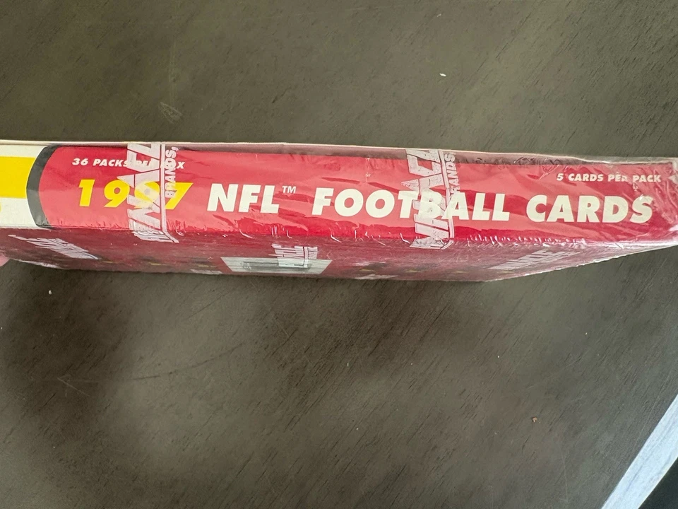 1997 Pinnacle Score NFL Football Factory Sealed Box - 36 Packs - Image 3 of 3